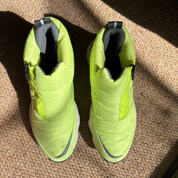 Sorel KINETIC™ Impact Women's Puffy Zip Waterproof Boot - Picture 4 of 7